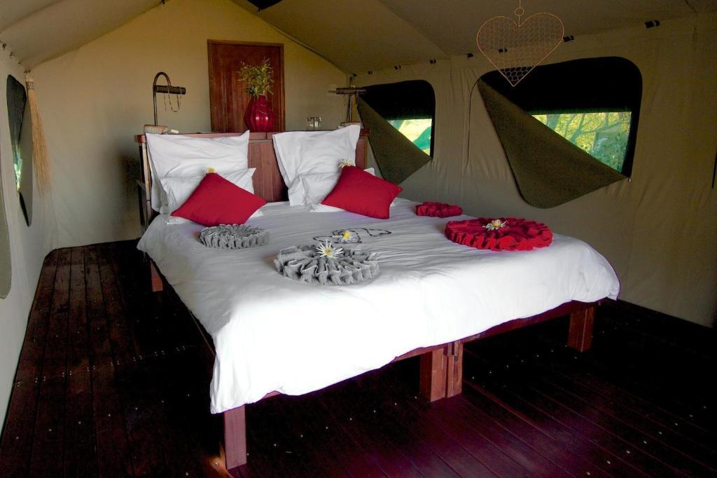 Nkasa Lupala Tented Lodge Sangwali Ngoại thất bức ảnh